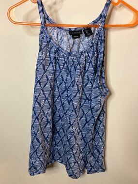 🎉MOVING SALE 🎉 
Tahari Women’s 100% Linen Blue Tank Top Size Large
